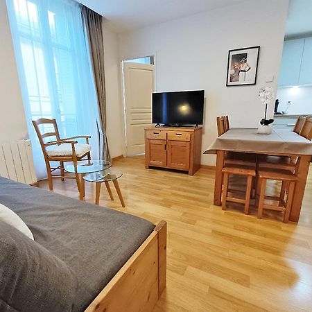 L'Eterlou, T3, Centre Luchon, Wifi, Casier A Skis, Ascenseur, 6 Personnes Bagneres-de-Luchon Luaran gambar