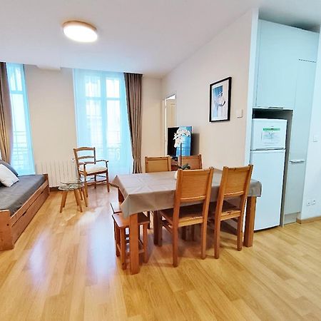 L'Eterlou, T3, Centre Luchon, Wifi, Casier A Skis, Ascenseur, 6 Personnes Bagneres-de-Luchon Luaran gambar