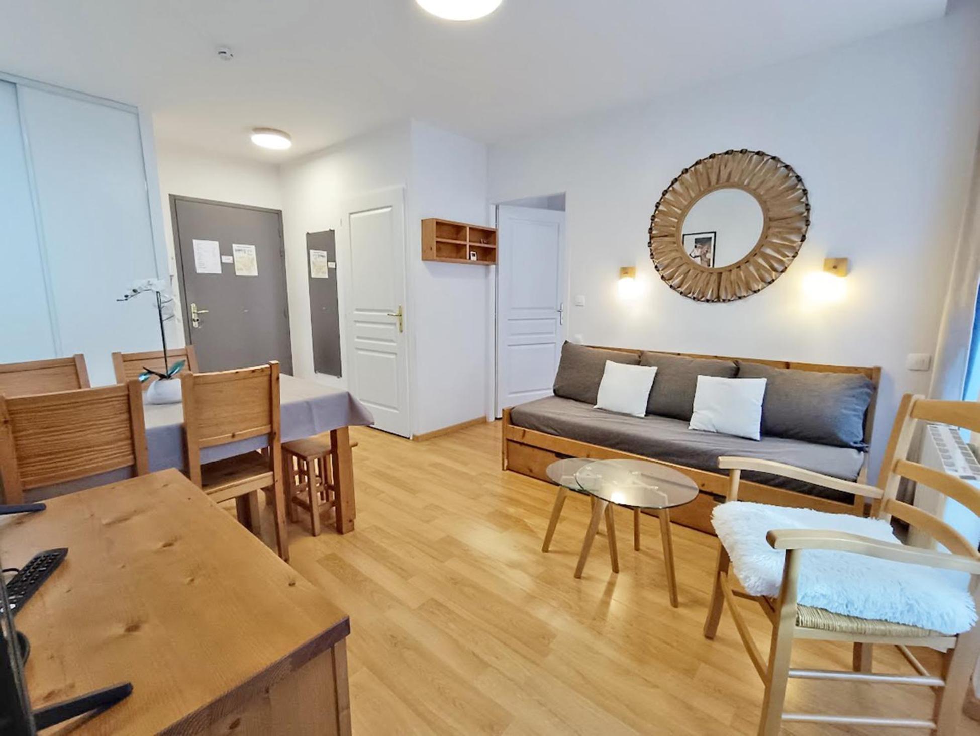 L'Eterlou, T3, Centre Luchon, Wifi, Casier A Skis, Ascenseur, 6 Personnes Bagneres-de-Luchon Luaran gambar